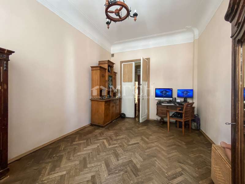 Продается 3-комнатная квартира, площадью 84.00 кв.м. Москва, улица Малая Ордынка, дом 36