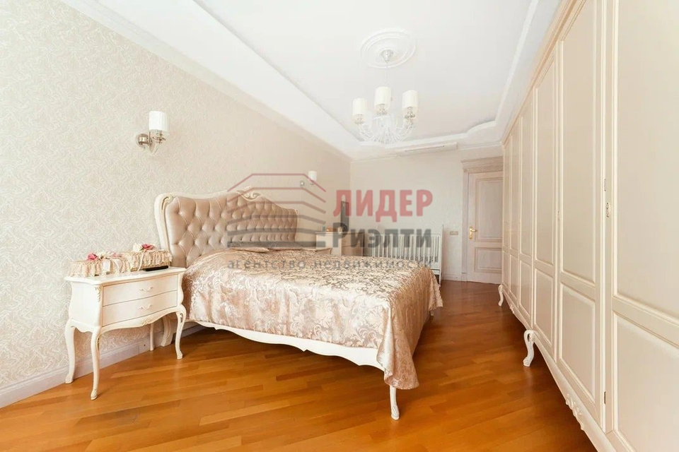 Продается 3-комнатная квартира, площадью 150.00 кв.м. Москва, Ленинский проспект, дом 111к1