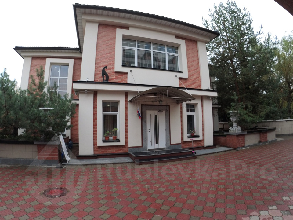 Продается дом, площадью 356.00 кв.м. Московская область, Одинцовский район, деревня Лапино