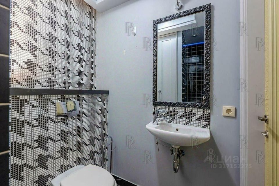 Продается 3-комнатная квартира, площадью 90.00 кв.м. Москва, переулок Козихинский Большой, дом 19/6