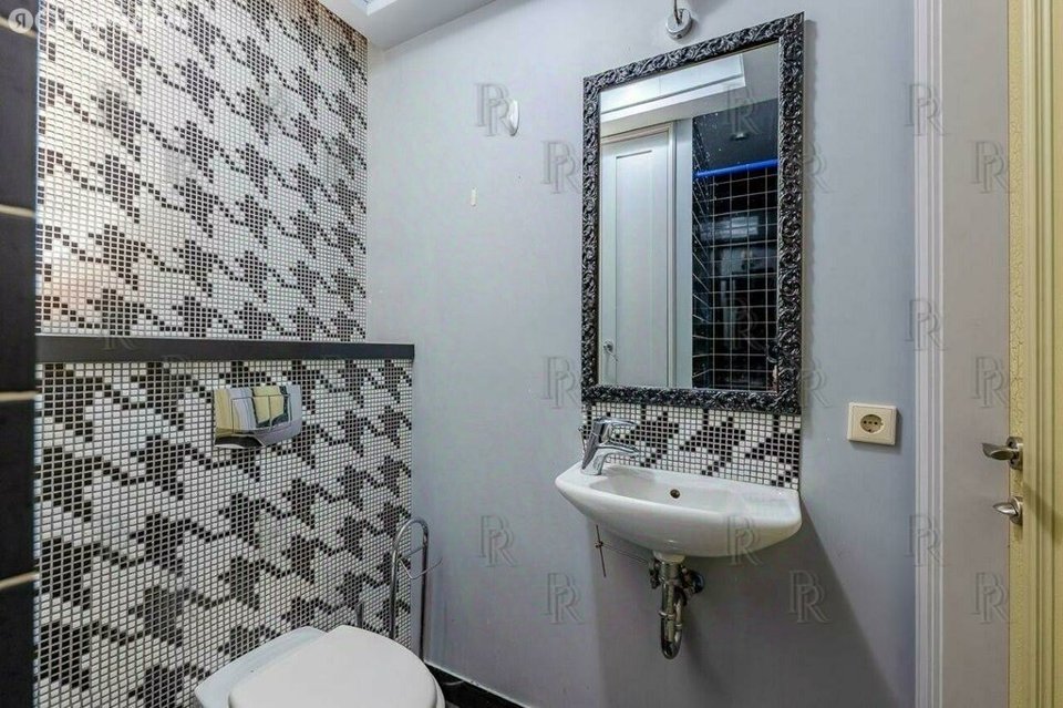 Продается 3-комнатная квартира, площадью 90.00 кв.м. Москва, переулок Козихинский Большой, дом 19/6