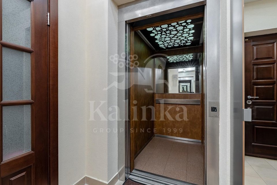 Продается 4-комнатная квартира, площадью 160.00 кв.м. Москва, переулок Погорельский, дом 6