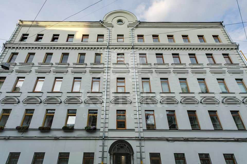 Продается 4-комнатная квартира, площадью 161.30 кв.м. Москва, переулок Нащокинский, дом 16