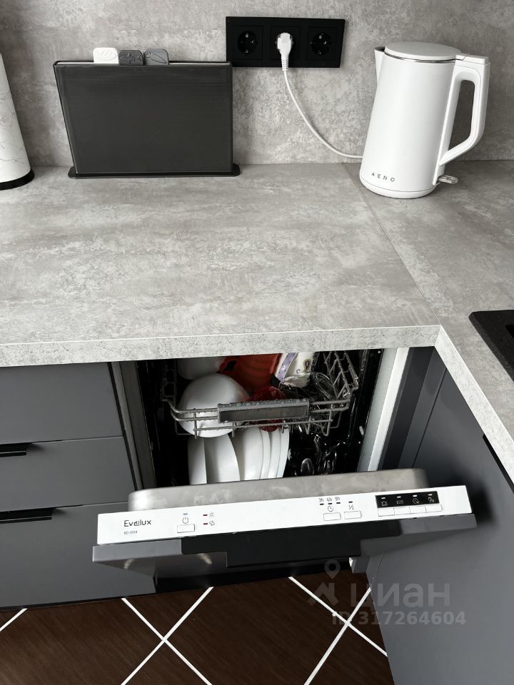 Продается 1-комнатная квартира, площадью 37.70 кв.м. Москва, проезд Керамический, дом 49к2