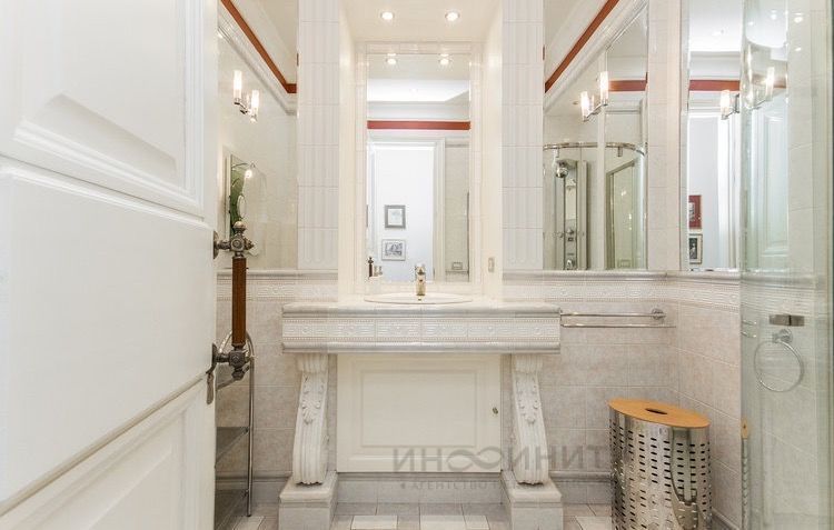 Продается 4-комнатная квартира, площадью 95.50 кв.м. Москва, набережная Котельническая, дом 1/15квк