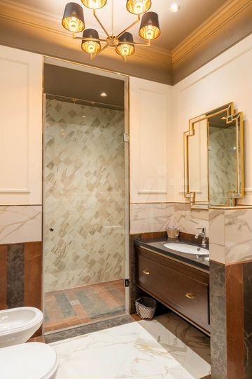 Продается 4-комнатная квартира, площадью 187.00 кв.м. Москва, переулок Козихинский Большой