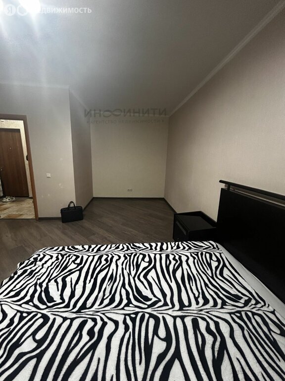 Продается 1-комнатная квартира, площадью 40.00 кв.м. Москва, улица Академика Семенова, дом 5