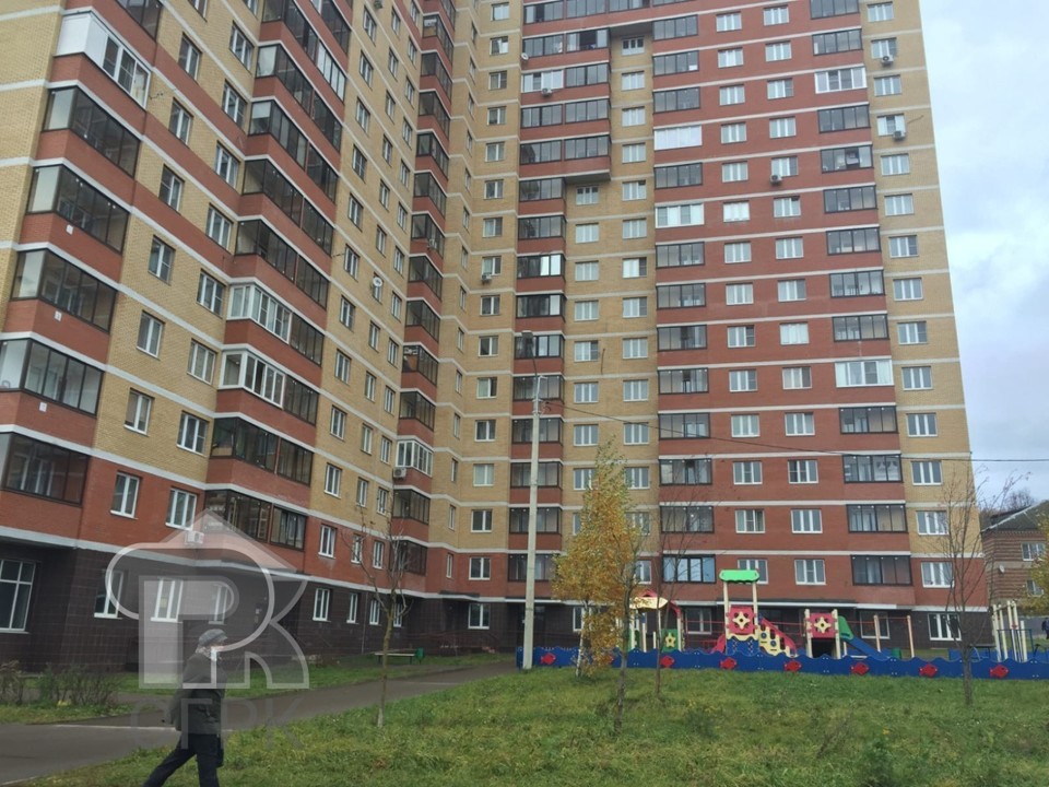 Продается 1-комнатная квартира, площадью 41.00 кв.м. Московская область, Солнечногорский район, дачный поселок Поварово, микрорайон №1, дом 28