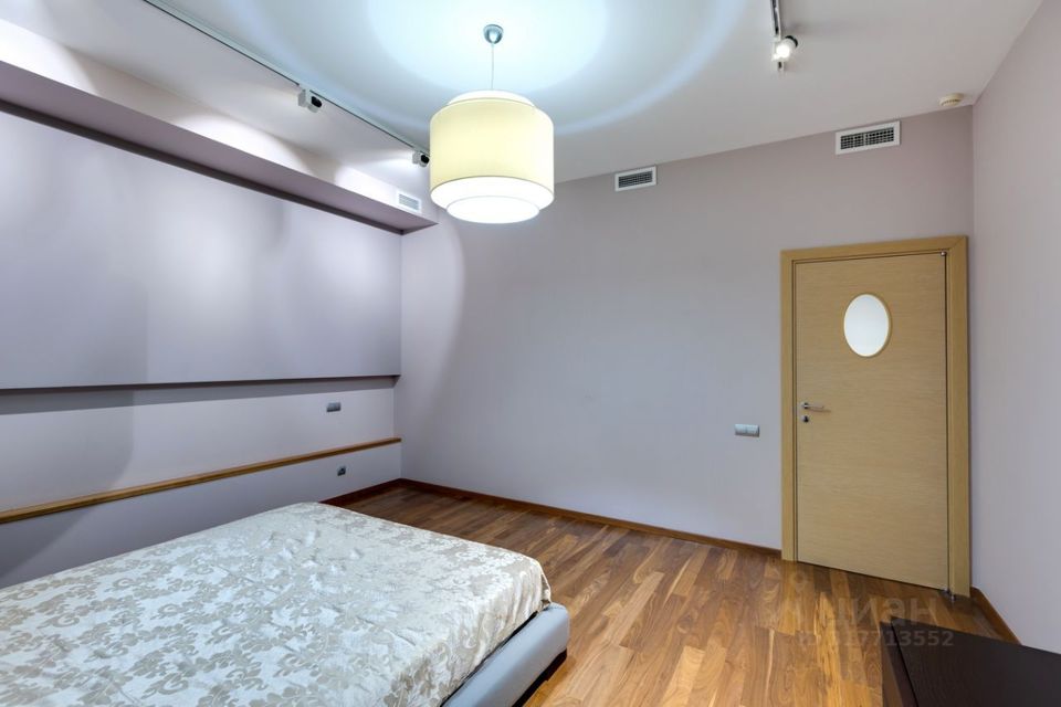 Продается 4-комнатная квартира, площадью 295.10 кв.м. Москва, улица Улофа Пальме, дом 7