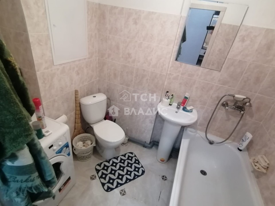 Продается 1-комнатная квартира, площадью 34.20 кв.м. Московская область, Лосино-Петровский городской округ, поселок Свердловский, улица Строителей