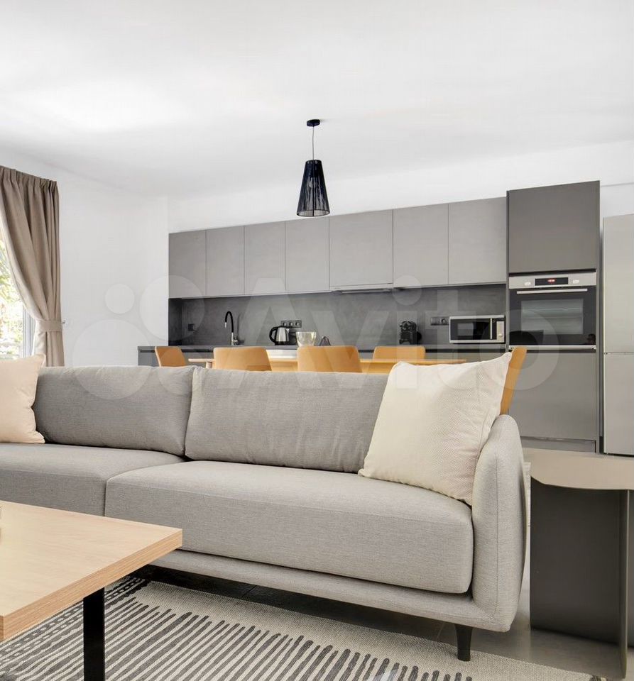 Продается 4-комнатная квартира, площадью 139.00 кв.м. Москва, переулок Зачатьевский 1-й, дом 5