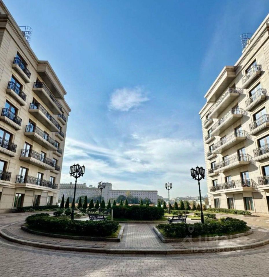 Продается 3-комнатная квартира, площадью 137.50 кв.м. Москва, набережная Котельническая, дом 31