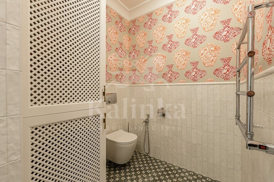 Продается 2-комнатная квартира, площадью 59.60 кв.м. Москва, улица Большая Садовая