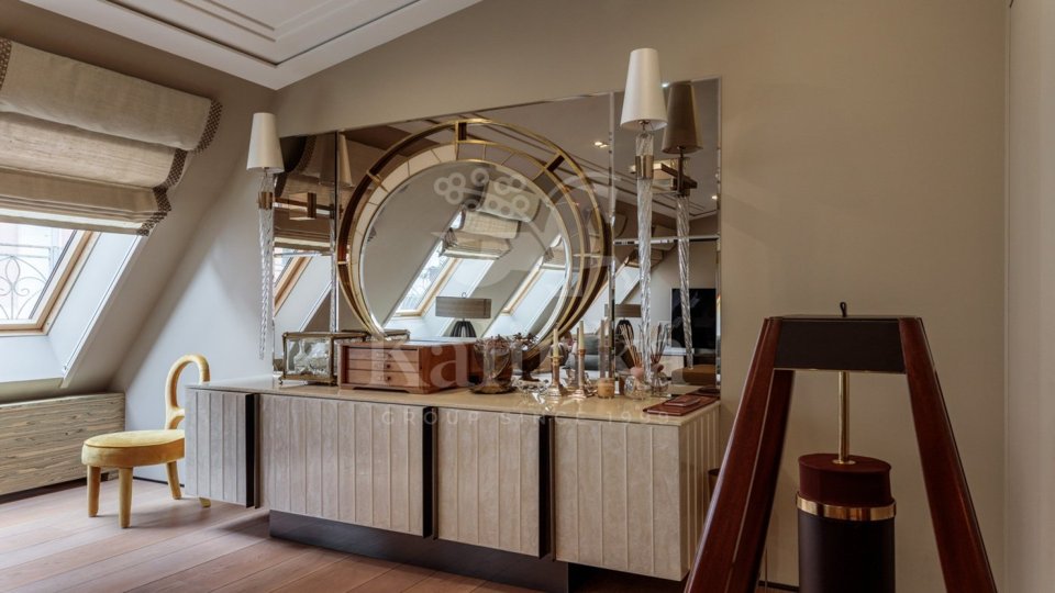 Продается 2-комнатная квартира, площадью 137.00 кв.м. Москва, улица Бронная Малая