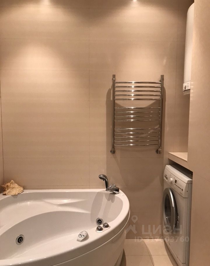 Продается 4-комнатная квартира, площадью 136.00 кв.м. Москва, микрорайон Чертаново Северное, дом 1а