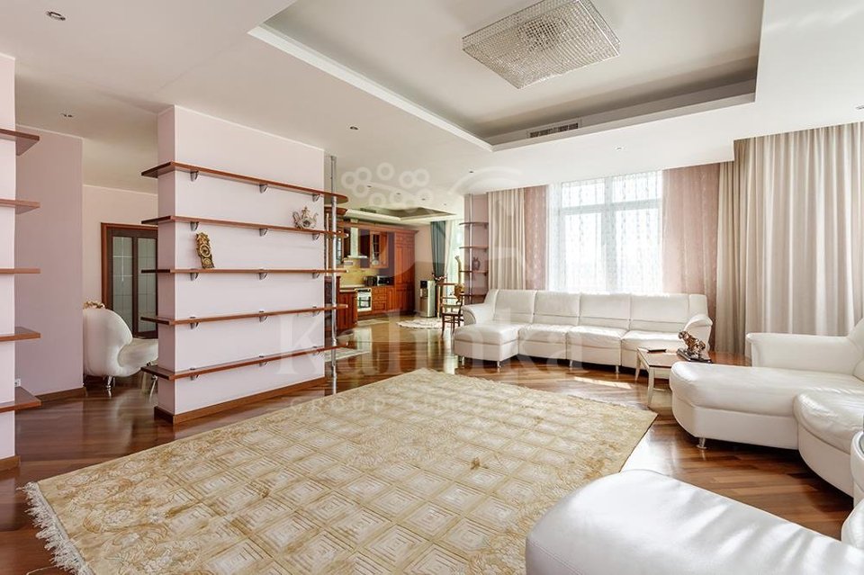 Продается 4-комнатная квартира, площадью 189.20 кв.м. Москва, улица Авиационная