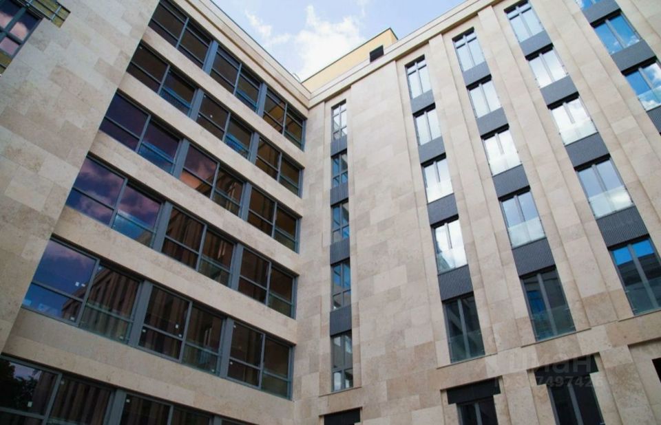 Продается 3-комнатная квартира, площадью 137.70 кв.м. Москва, набережная Котельническая, дом 21