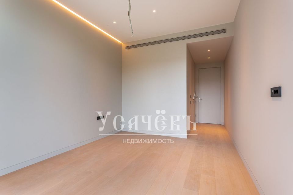 Продается 4-комнатная квартира, площадью 150.00 кв.м. Москва, улица Братьев Фонченко