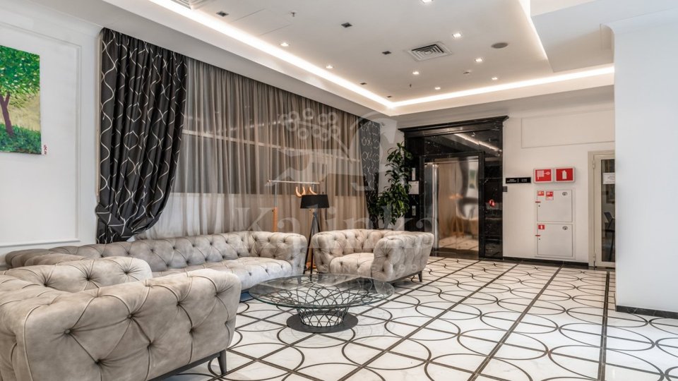 Продается 2-комнатная квартира, площадью 74.00 кв.м. Москва, улица Большая Садовая