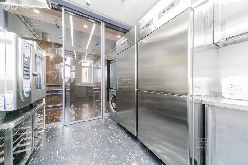 Продается 4-комнатная квартира, площадью 250.00 кв.м. Москва, улица Пречистенка, дом 27