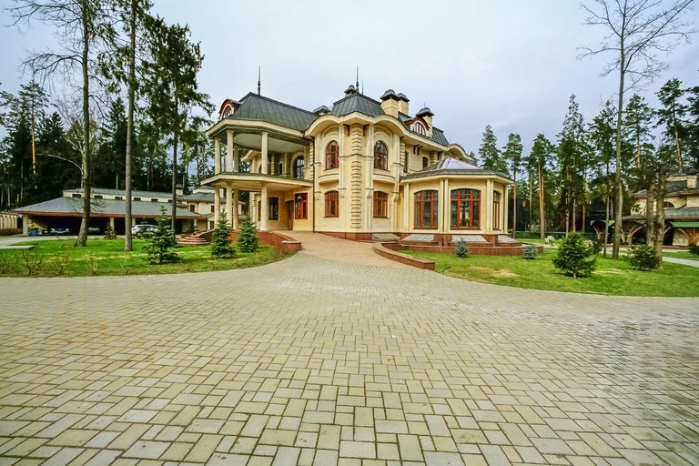 Продается дом, площадью 1200.00 кв.м. Московская область, Одинцовский район, деревня Жуковка