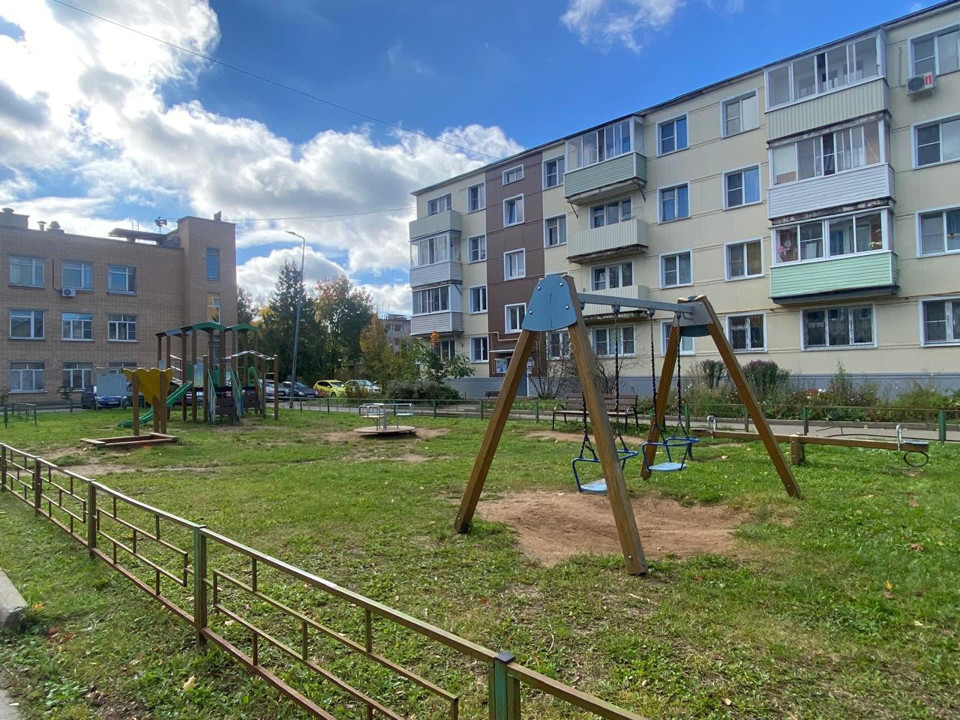 Продается 2-комнатная квартира, площадью 43.80 кв.м. Московская область, Сергиево-Посадский район, город Пересвет, улица Комсомольская, дом 2