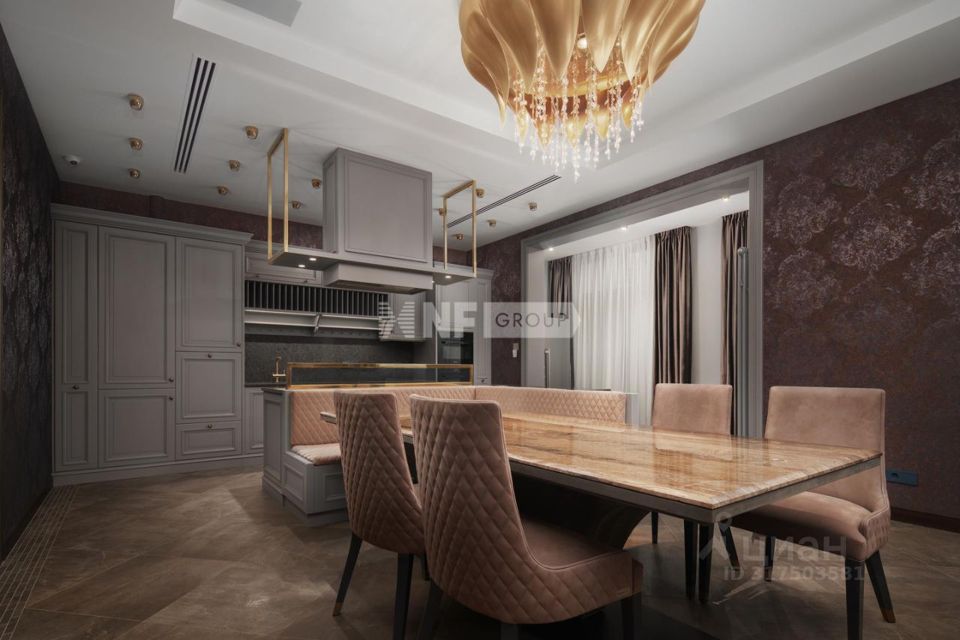 Продается 4-комнатная квартира, площадью 298.90 кв.м. Москва, улица Трубецкая, дом 8