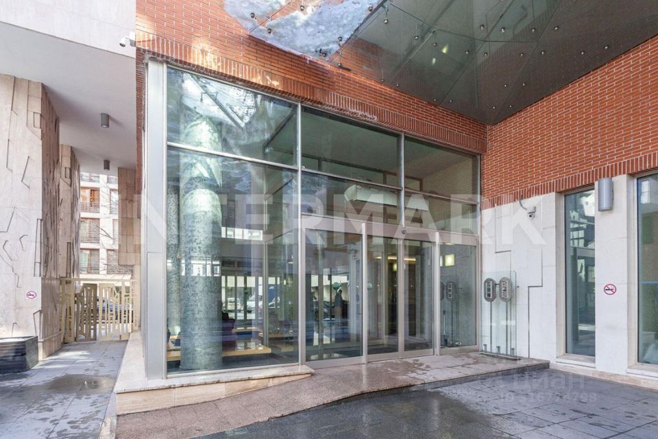 Продается 4-комнатная квартира, площадью 233.00 кв.м. Москва, переулок Зачатьевский 1-й, дом 5