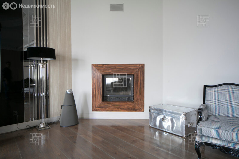 Продается 4-комнатная квартира, площадью 250.00 кв.м. Москва, улица Пречистенка, дом 27