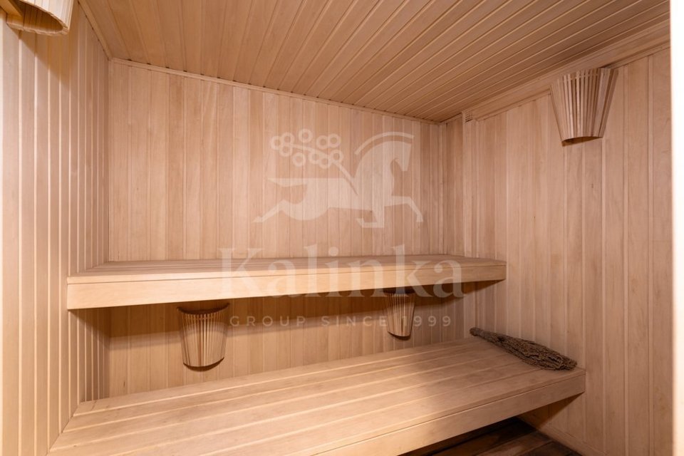 Продается дом, площадью 550.00 кв.м. Московская область, Одинцовский район, деревня Лапино