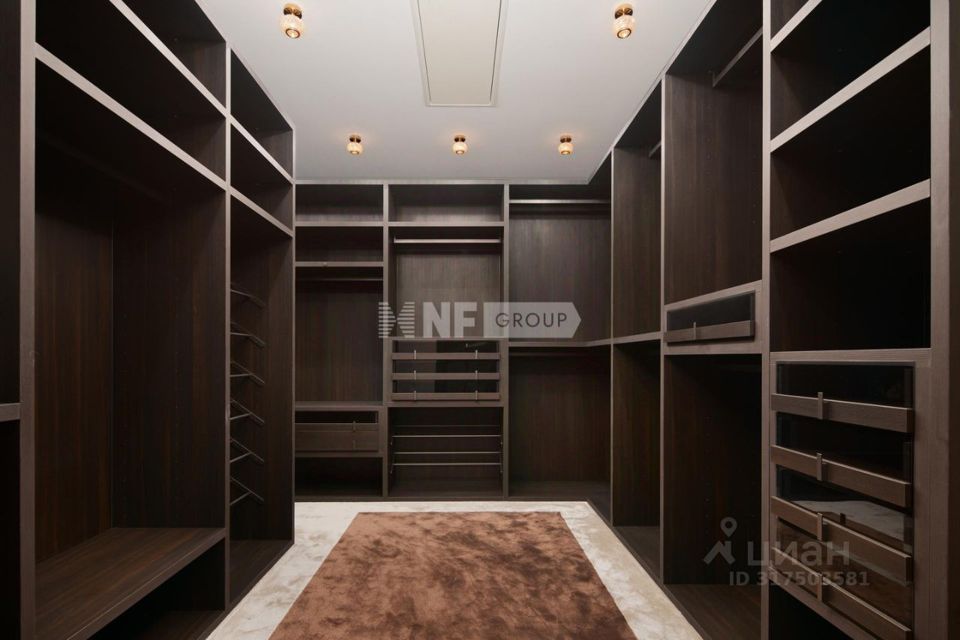 Продается 4-комнатная квартира, площадью 298.90 кв.м. Москва, улица Трубецкая, дом 8