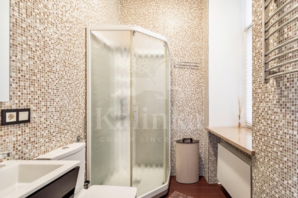 Продается 3-комнатная квартира, площадью 131.40 кв.м. Москва, Никитский бульвар, дом 12