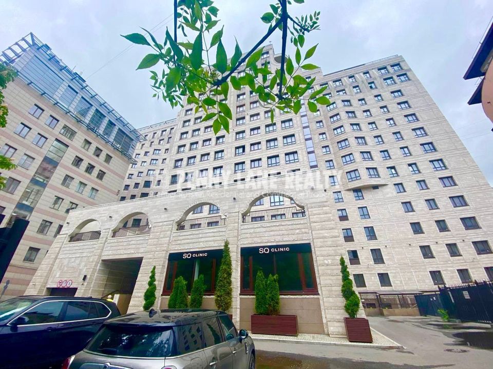 Продается 2-комнатная квартира, площадью 120.90 кв.м. Москва, переулок Большой Строченовский, дом 9