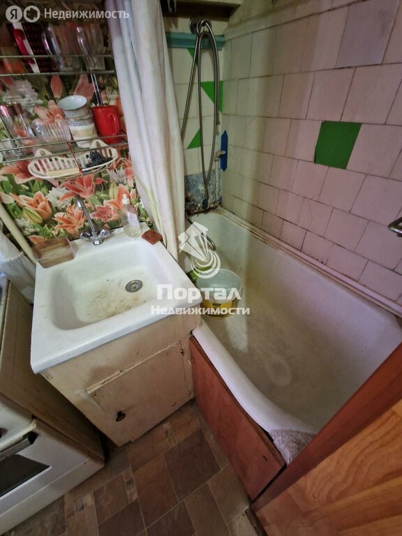 Продается 1-комнатная квартира, площадью 32.00 кв.м. Московская область, Серпухов городской округ, город Серпухов, улица Возрождения, дом 19