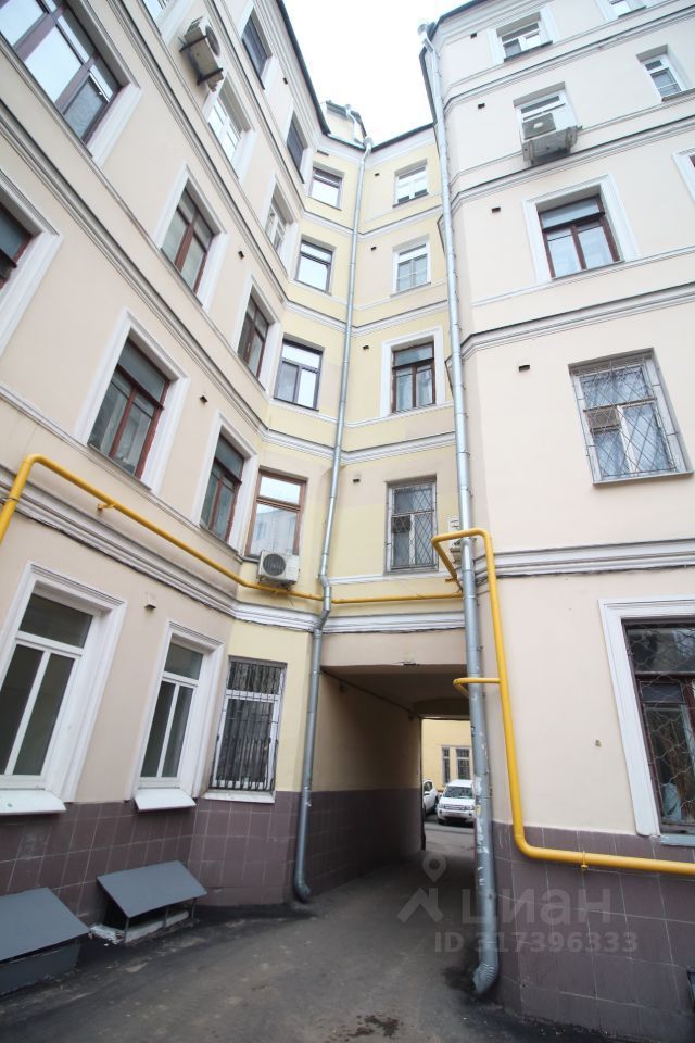 Продается 4-комнатная квартира, площадью 87.80 кв.м. Москва, переулок Трехпрудный, дом 11/13с2