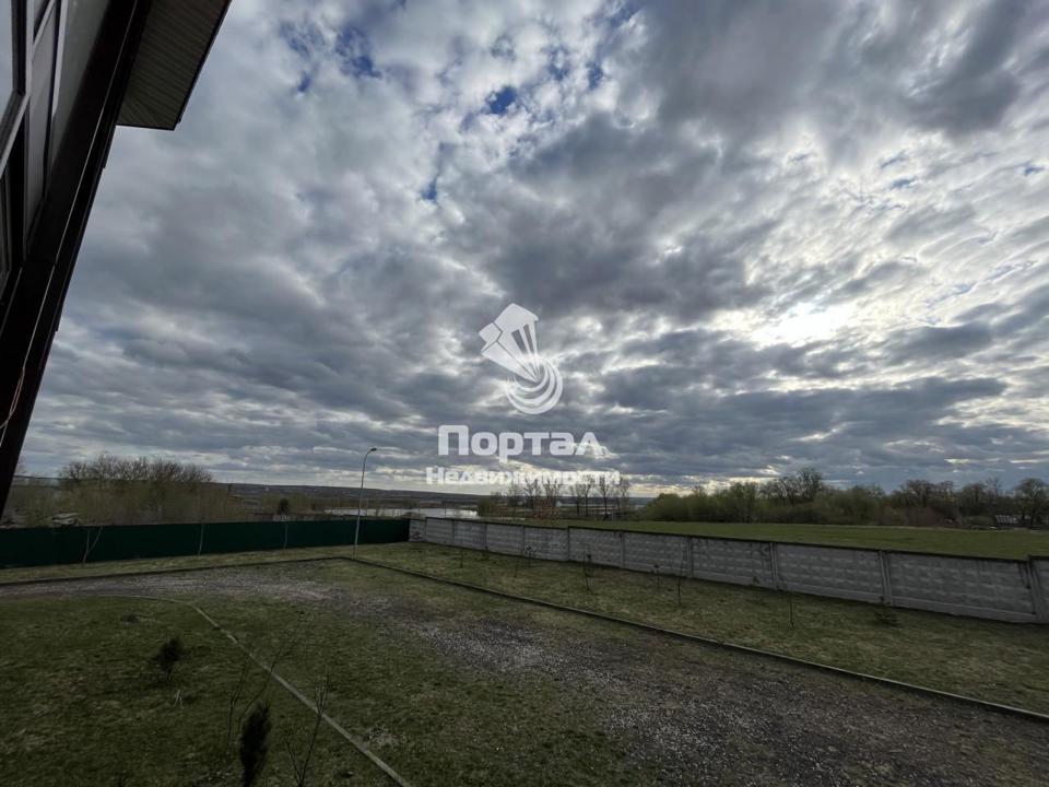 Продается 2-комнатная квартира, площадью 84.00 кв.м. Московская область, Серпухов городской округ, поселок Большевик, улица Молодежная, дом 2А