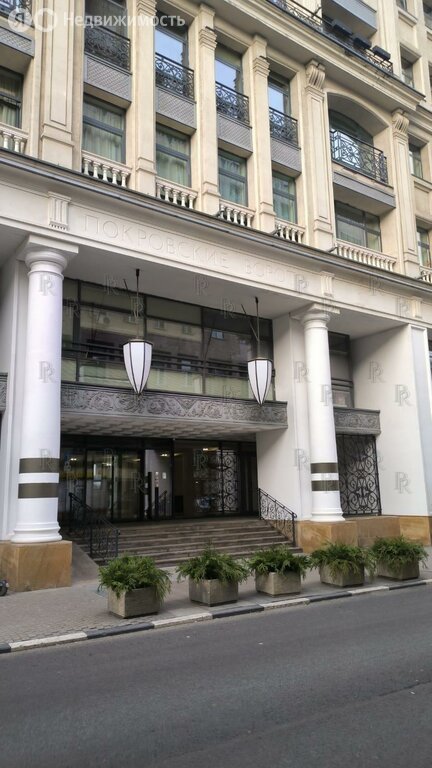 Продается 3-комнатная квартира, площадью 143.00 кв.м. Москва, переулок Казарменный, дом 3