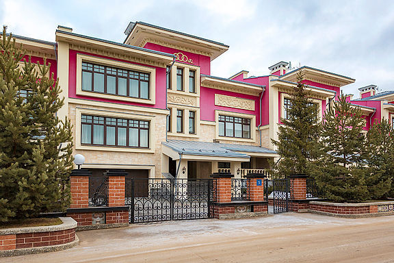 Продается дом, площадью 895.00 кв.м. Московская область, Одинцовский район, деревня Семенково