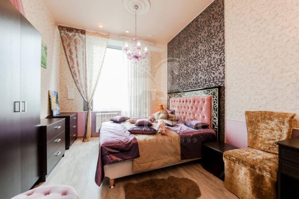 Продается 3-комнатная квартира, площадью 104.00 кв.м. Москва, улица Мосфильмовская, дом 8