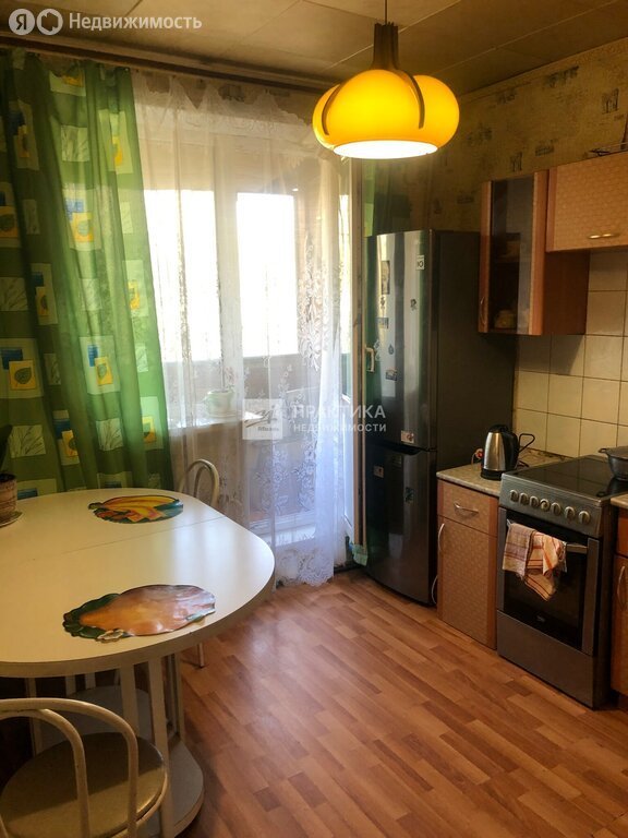 Продается 2-комнатная квартира, площадью 52.00 кв.м. Москва, улица Амундсена, дом 7