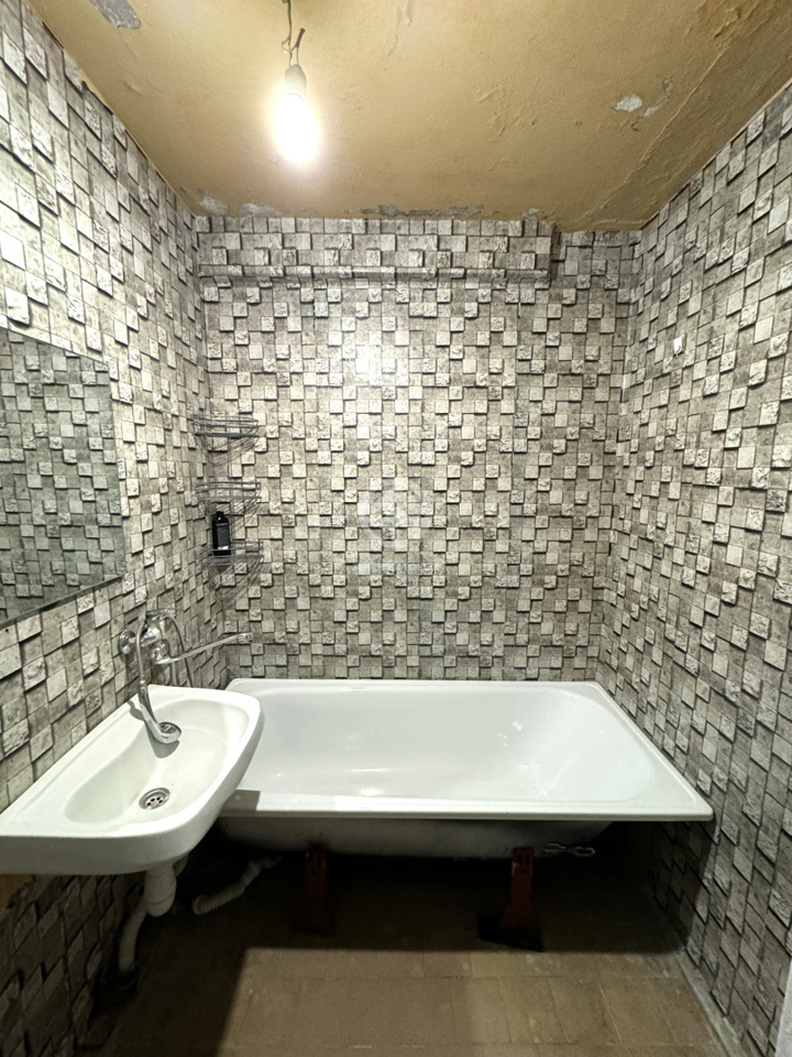 Продается 2-комнатная квартира, площадью 54.60 кв.м. Московская область, Клин городской округ, село Петровское, улица Центральная, дом 24