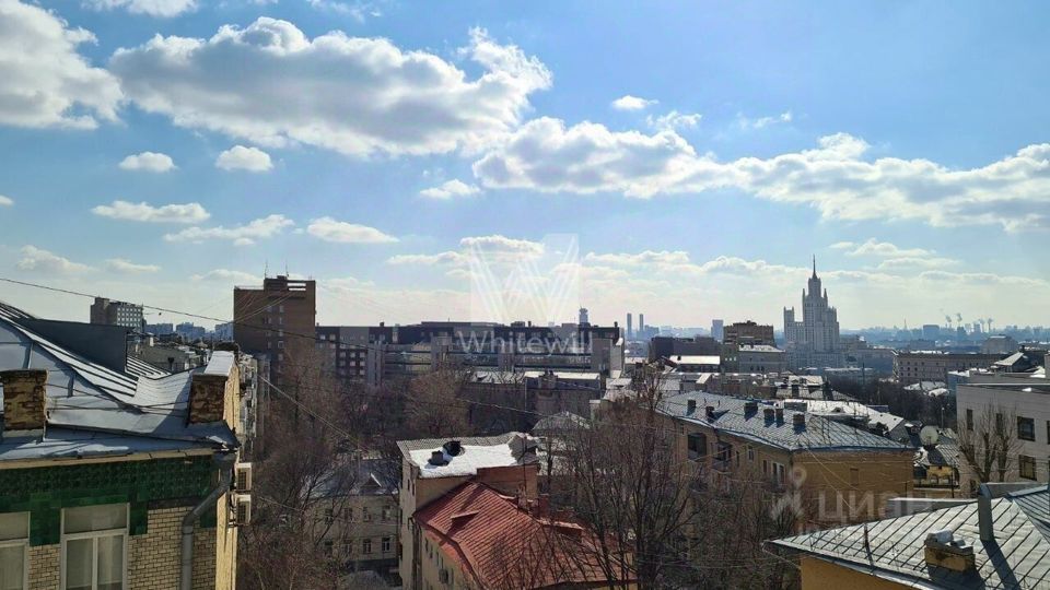 Продается 4-комнатная квартира, площадью 142.60 кв.м. Москва, переулок Казарменный, дом 3