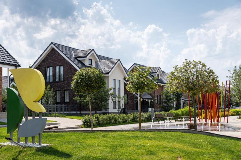 Продается дом, площадью 230.00 кв.м. Московская область, Подольск городской округ, деревня Булатово, территория КП Резиденция Булатово