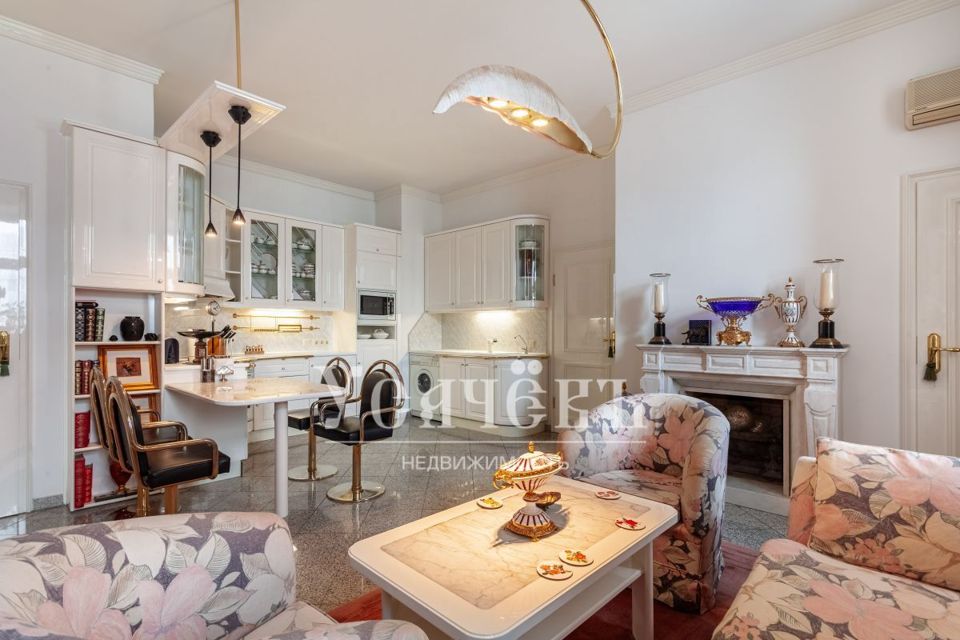 Продается 4-комнатная квартира, площадью 170.00 кв.м. Москва, улица Большая Ордынка, дом 67