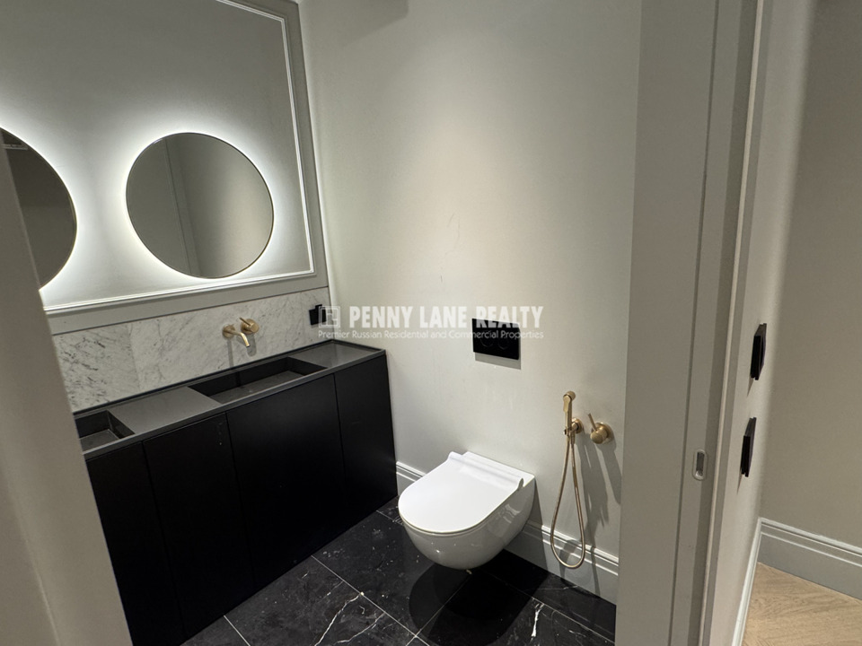 Продается 3-комнатная квартира, площадью 107.00 кв.м. Москва, улица Братьев Фонченко