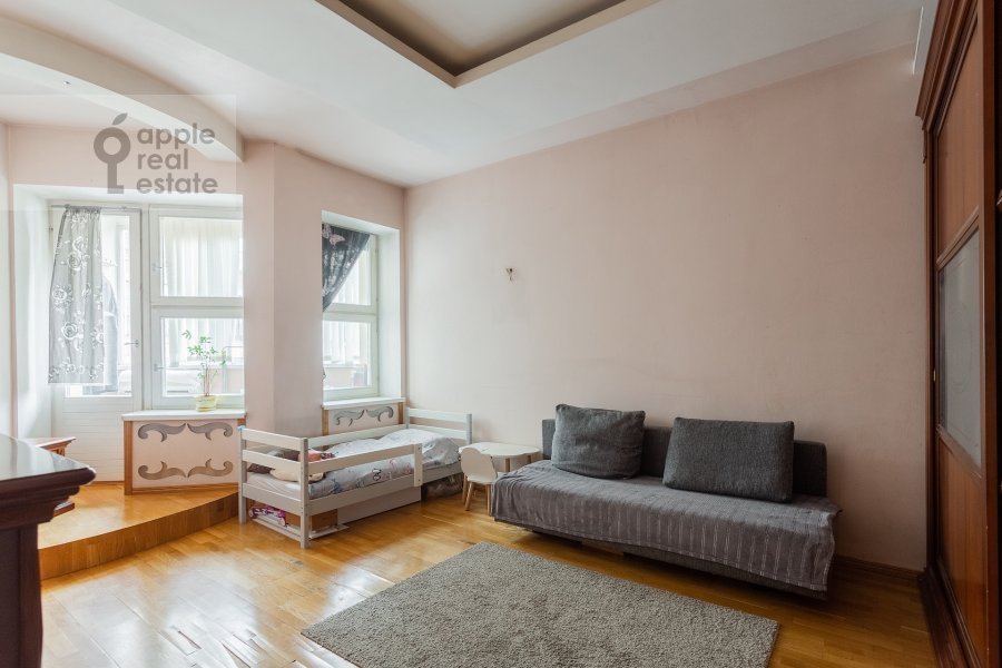 Продается 3-комнатная квартира, площадью 51.00 кв.м. Москва, переулок Наставнический, дом 6