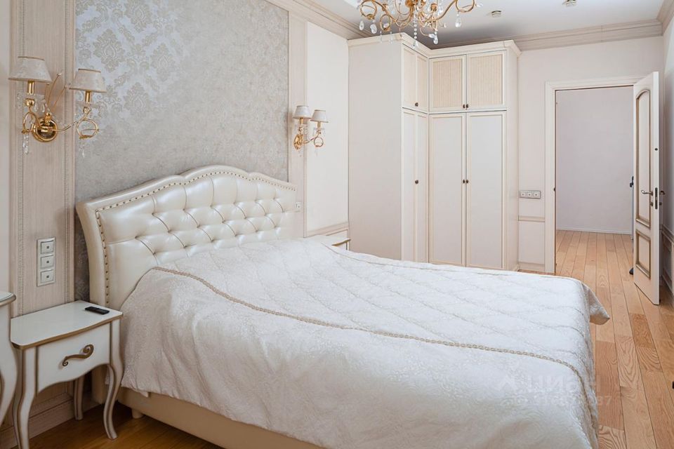 Продается 2-комнатная квартира, площадью 107.70 кв.м. Москва, улица Пудовкина, дом 7