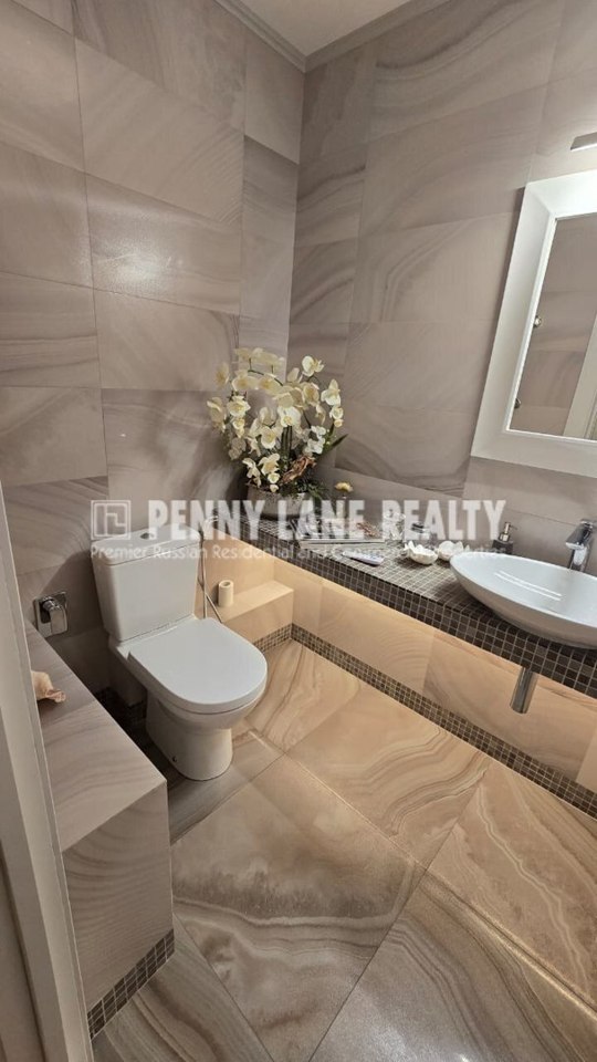 Продается 3-комнатная квартира, площадью 109.00 кв.м. Москва, улица Панферова