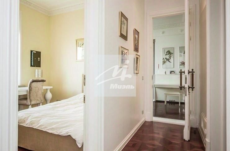 Продается 3-комнатная квартира, площадью 100.00 кв.м. Москва, набережная Котельническая, дом 1/15квк