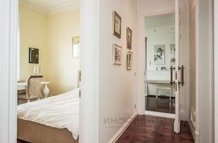 Продается 4-комнатная квартира, площадью 95.50 кв.м. Москва, набережная Котельническая, дом 1/15квк